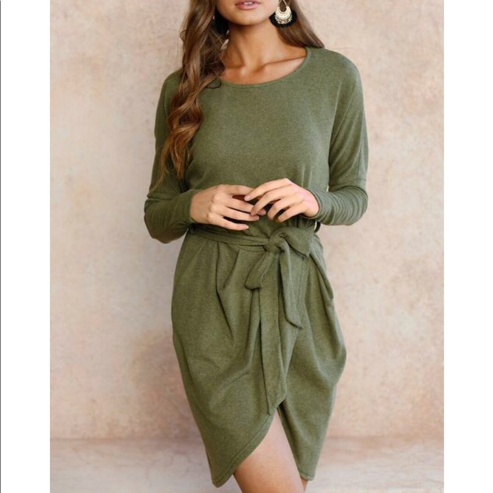 long Sleeve  Dress - Picture 2 of 6